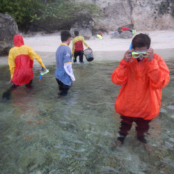 boat trip poncho red hood